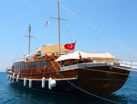 MY Hamil Temis on Turquoise Coast of Turkey